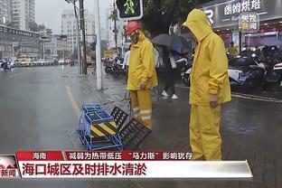 ?这么轻松的吗？175的“水哥”沃特斯热身轻松完成大风车抡扣